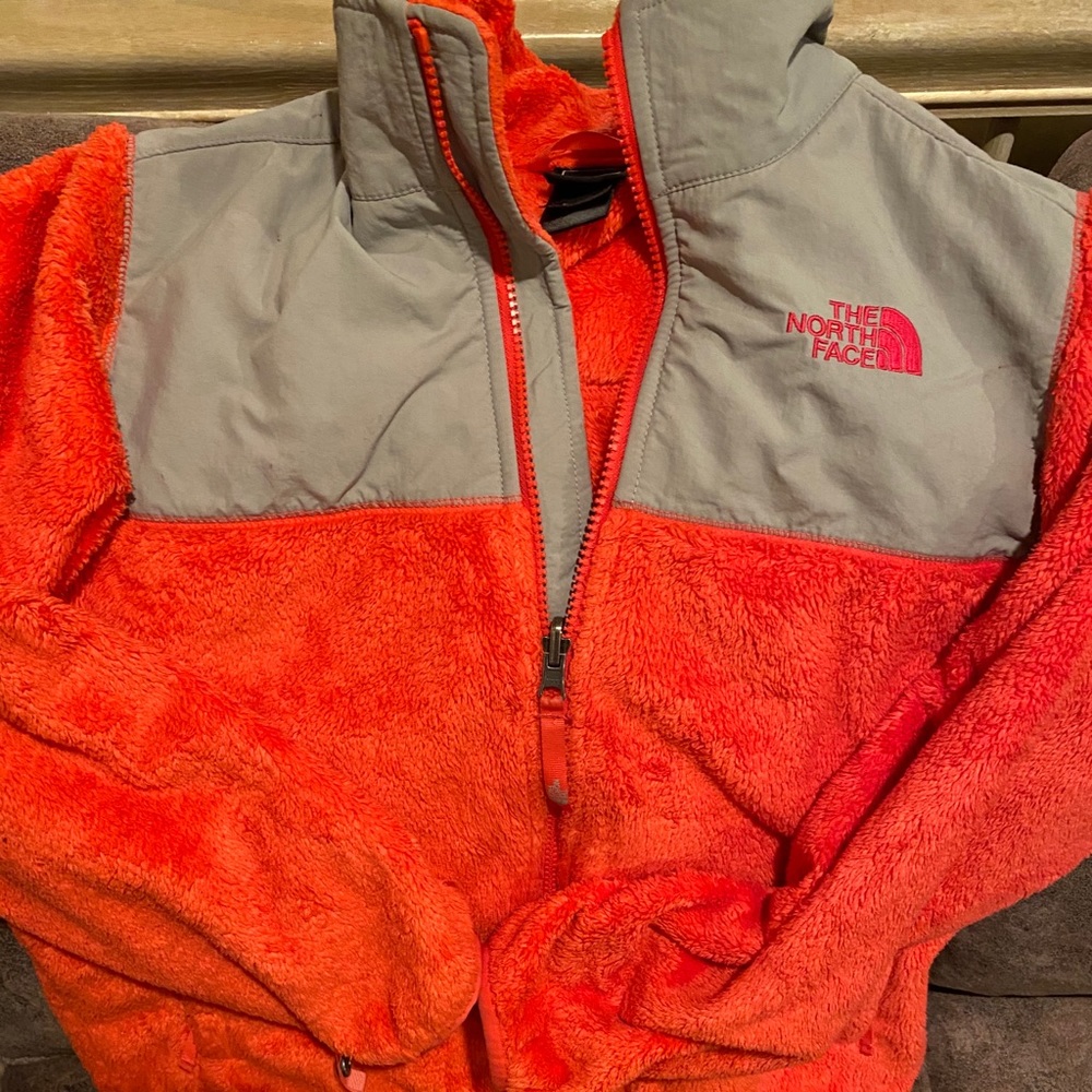 Girls Like New The North Face Large Size 14/16 soft jacket zip up